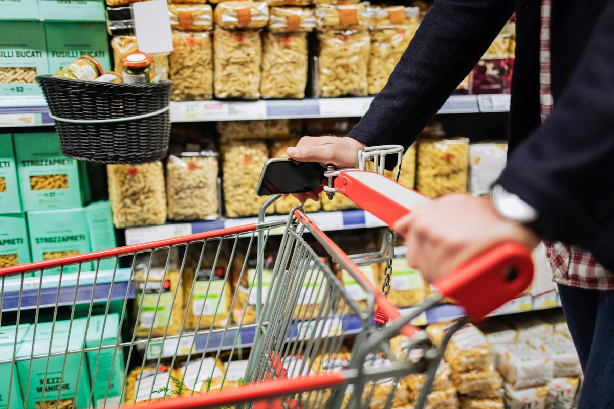Cover image 2 for Navigating pricing, online growth, inflation, and more: NIQ expert Q&A