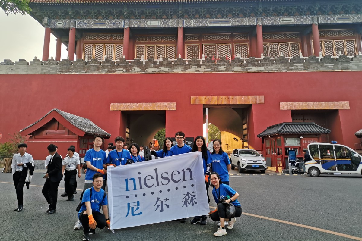 Nielsen volunteers in China