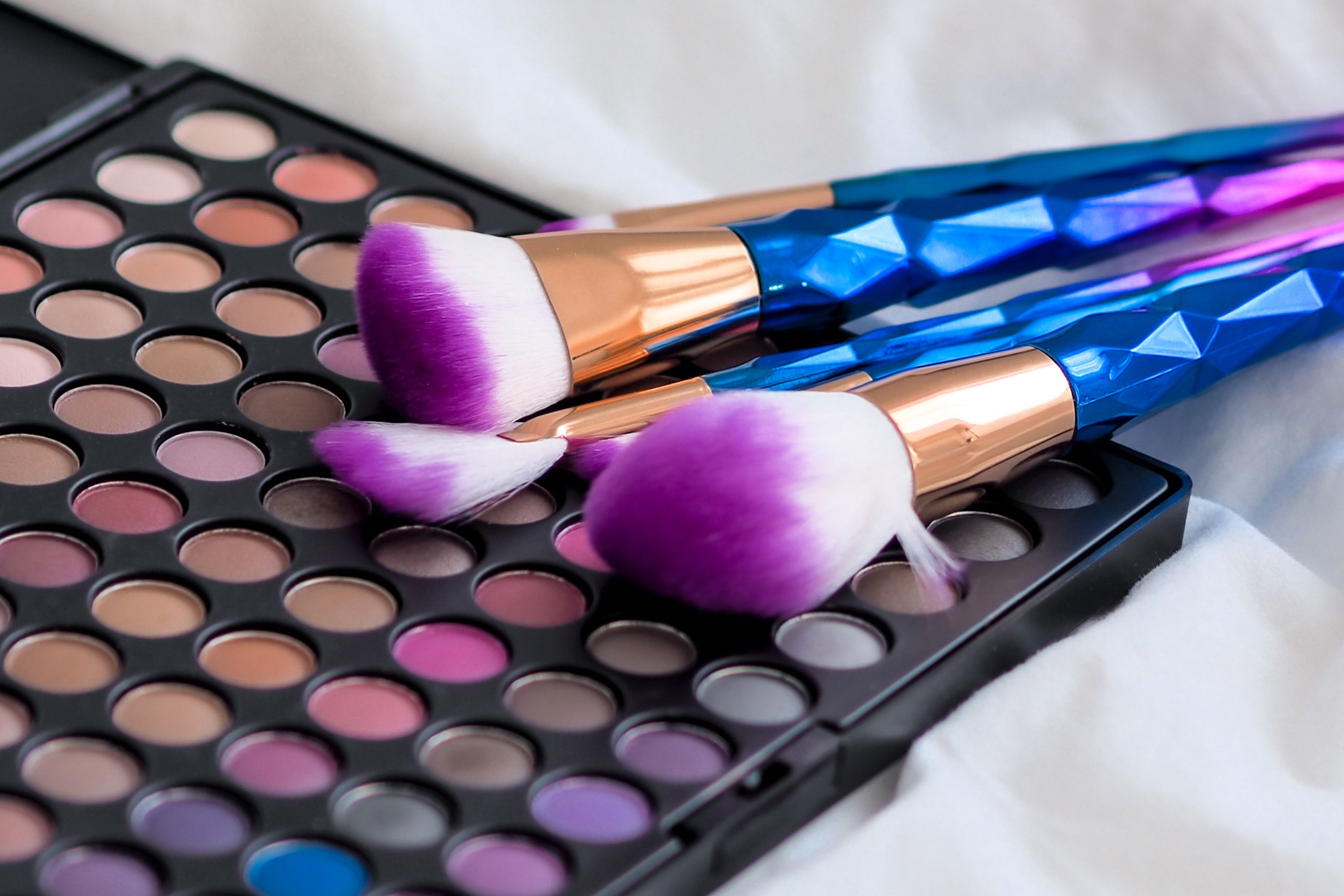 Cover image 1 for How to spot trending cosmetics products with beauty search data