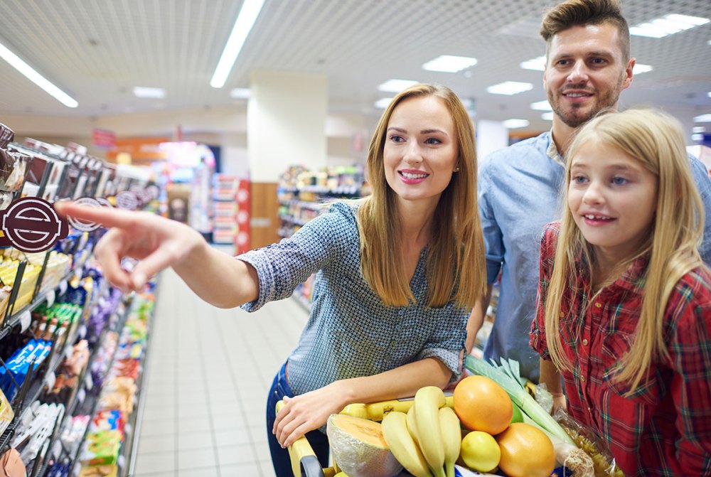 A family grocery shopping together