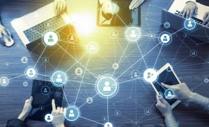 Team members being connected via RegioGraph TeamConnect using different devices