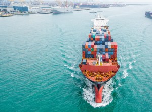 È tempo di dazi e restrizioni commerciali: cosa c’è da sapere