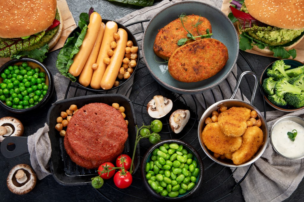 Au-delà des allées d’épicerie : Stimuler la croissance dans les services alimentaires grâce aux insights consommateurs