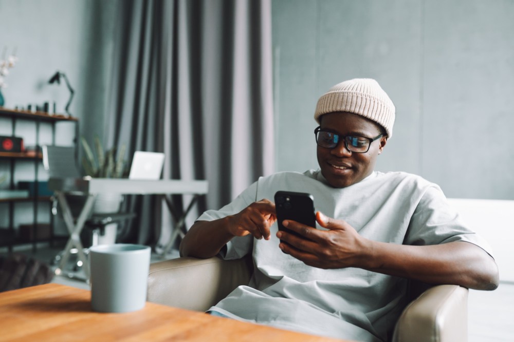 guy with her phone