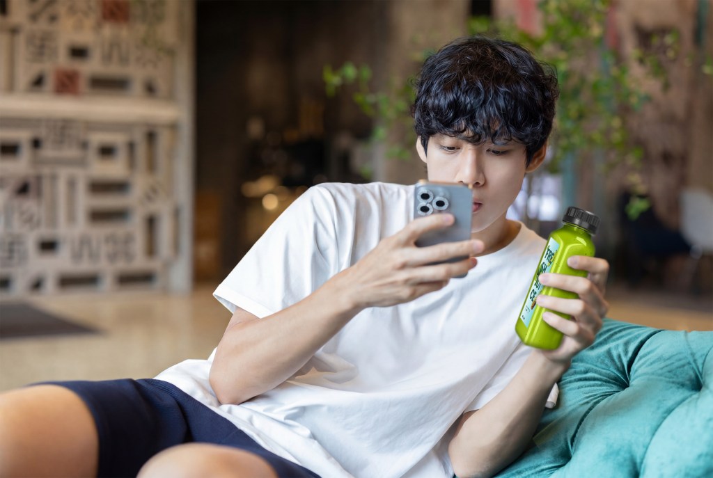 Cover image 14 for The Commerce Revolution: Where East Meets West