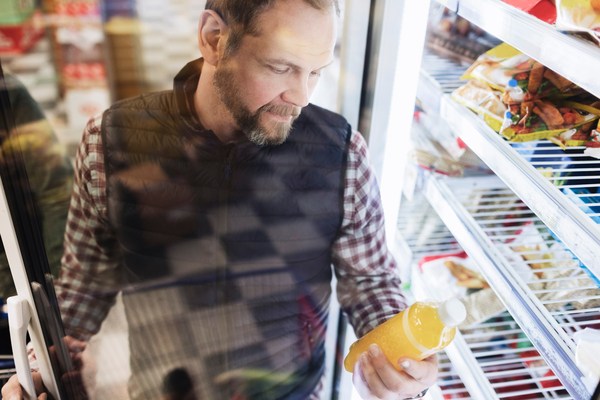 shopper chosing a FMCG product